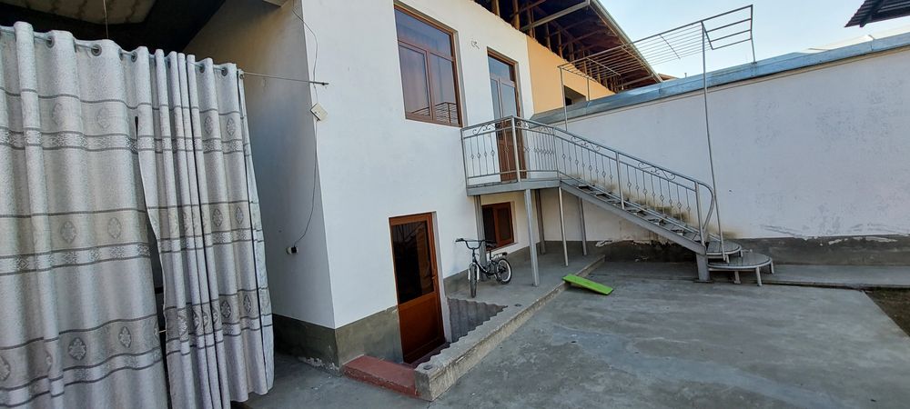 Андижонда Продаётся уй 6 Соток                             5хона  1.5