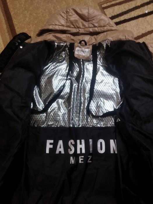 Продам зимнюю куртку срочно!