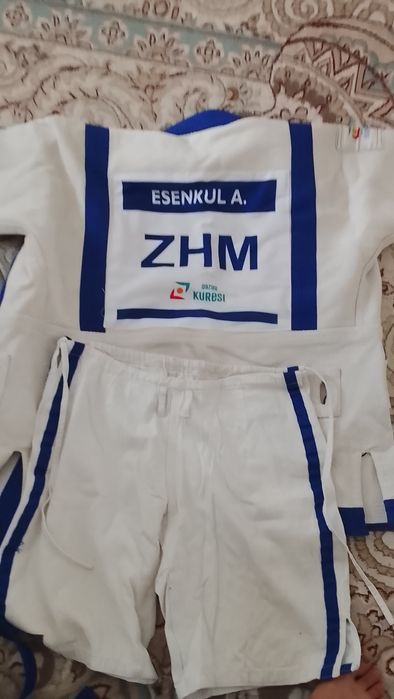 Спортивные костюмы