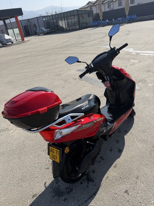 Vand scuter electric