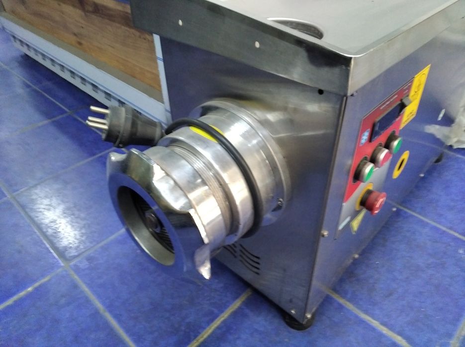 Професионална месомелачка,Месомелачка. Хладилна месомелачка с агрегат