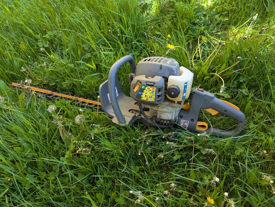 Foarfeca pentru taiat gard viu , trimmer Ryobi