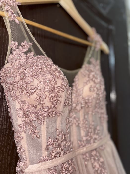 Абитуриентска рокля