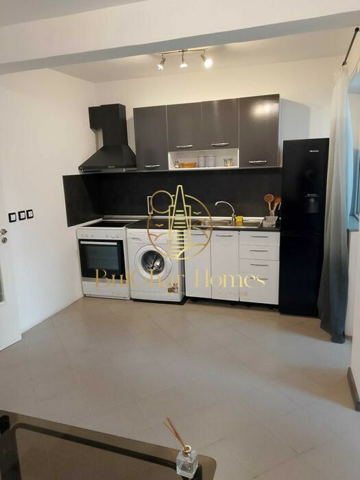 Дава се под наем Двустаен апартамент в Варна, Център - 55 кв.м за 478.38 € - Снимка #17