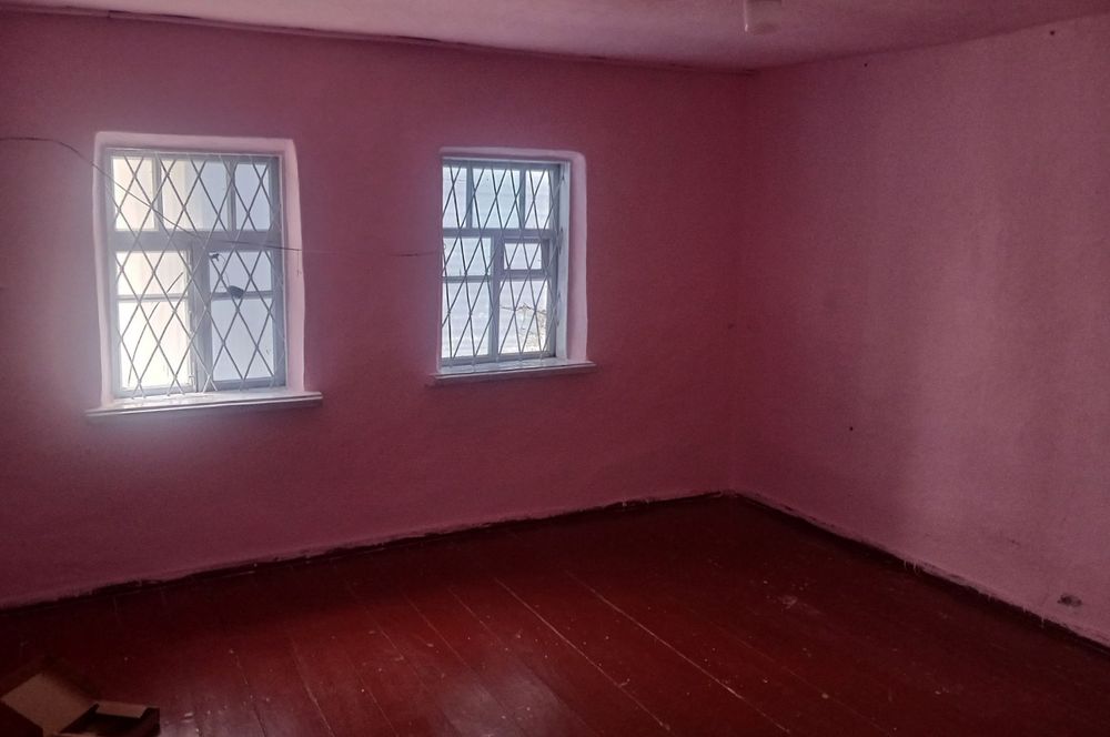 Продаётся дом в Сырдарье. В доме 4 комнаты, баня, кухня отдельно.