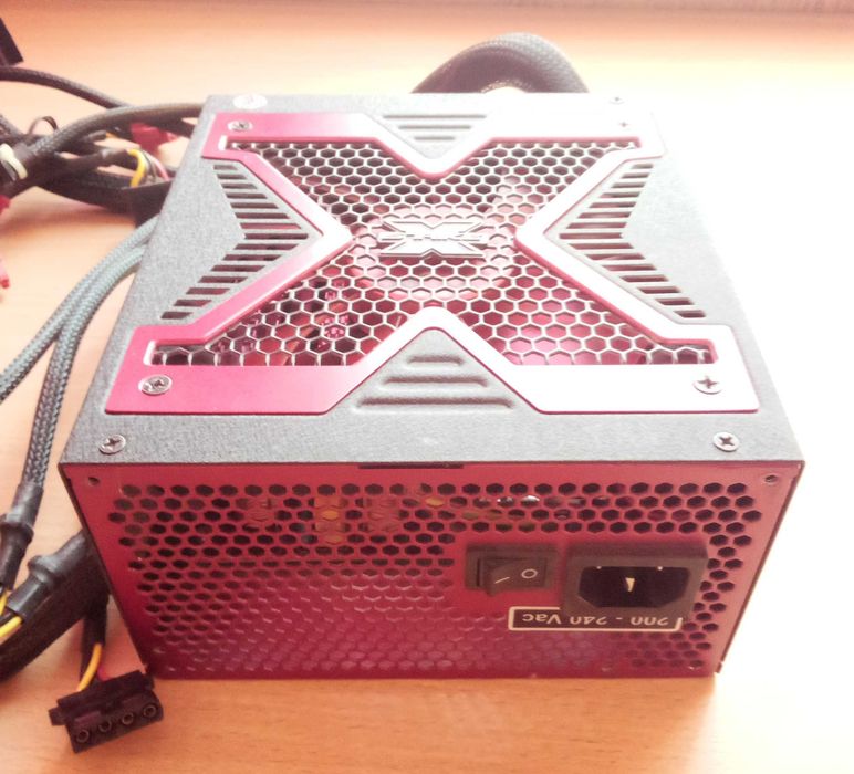 Продам! блок питания: Aerocool