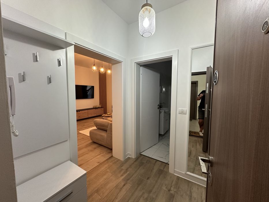Inchiriez apartament 2camere in spate la ESSO Giroc