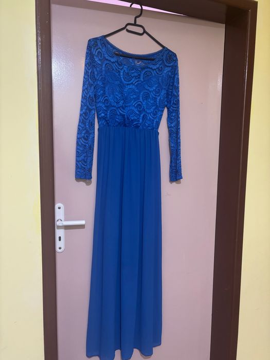 Рокля синя на цвят