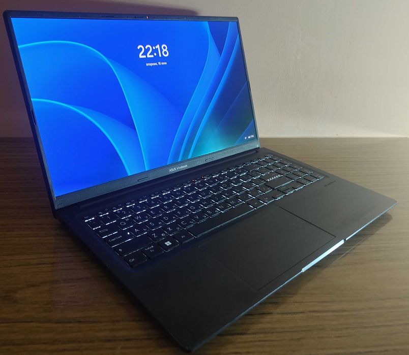 OLED Лаптоп ASUS Vivobook 15 X1505ZA, i5-1235U, 16GB DDR4 RAM, 512GB SSD