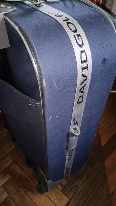 Чемодан двухколёсный 75 см на запчасти. Чит.описание