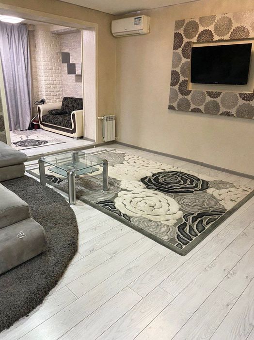 Продаётся квартира в р-не Мирабад, ЦУМ(Ц-7), 2/4/4