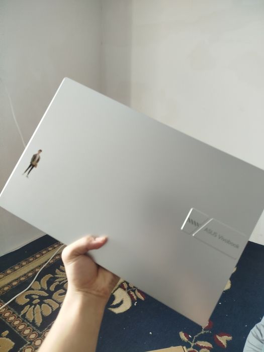 Asus vivobook X1504V