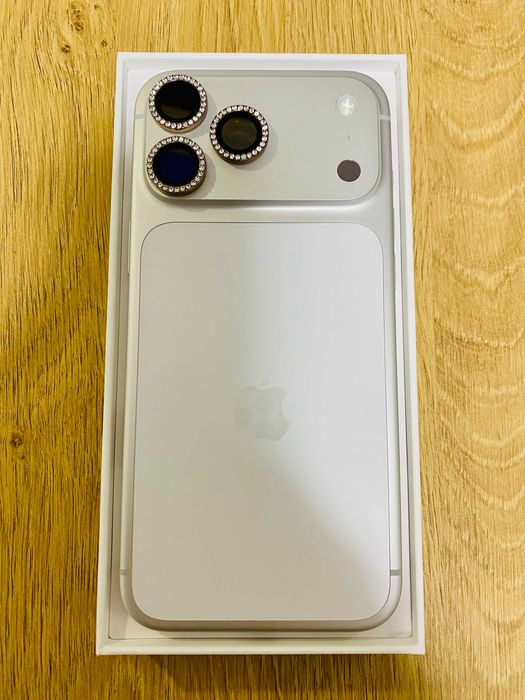 ЧИСТО НОВ !!! Apple iPhone 17 Pro Max, 256GB, 5G, Silver, ТЕХНОПОЛИС