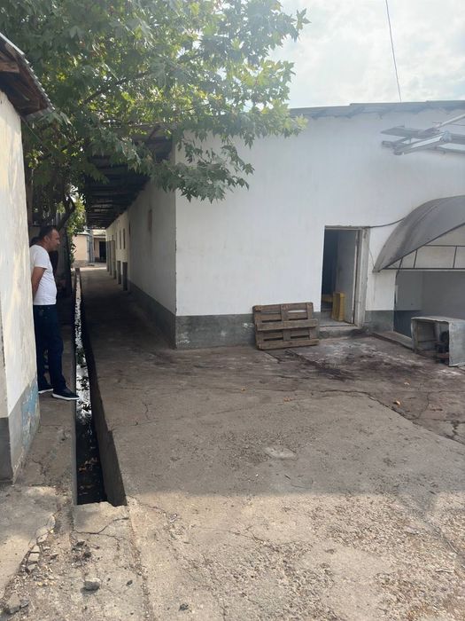 Продаётся производственное помещение в Алмазарском районе 20 сот