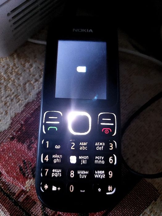 Продам кнопочный телефон Nokia