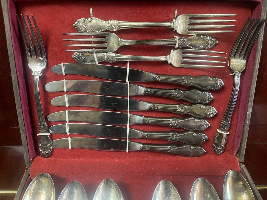 Столовый набор МНЦ на шесть персон,24 предмета.Серебряная Роза.Цена:17