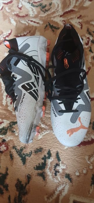 Futbõlchilar uchun butsi puma