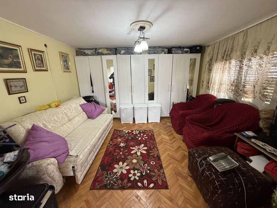 Casă corp C1 84mp + casă corp C2 51mp+garaj+ grădină și teren 889mp