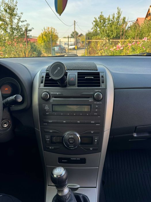 TOYOTA Corolla 2010 — imagine 3