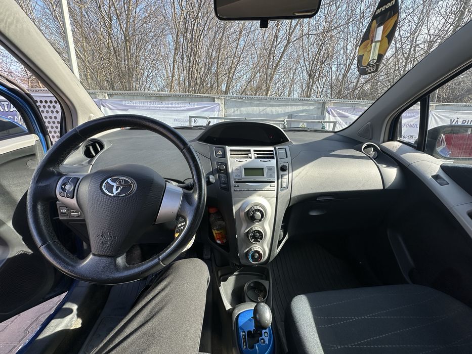 Toyota Yaris 1.3 benzina! Cutie automată, Climă