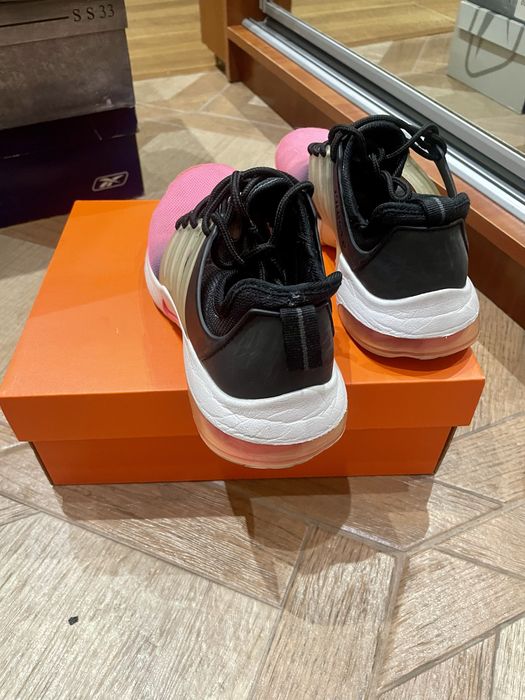 Женские кроссовки Nike