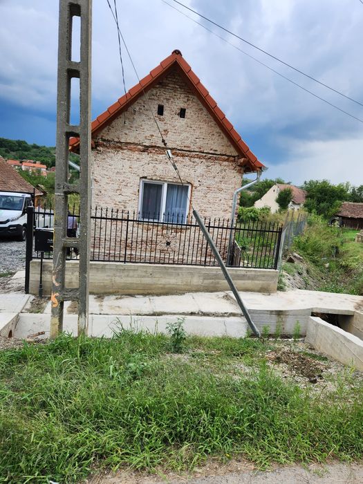 Vând casa sat Armeni comuna Loamnes