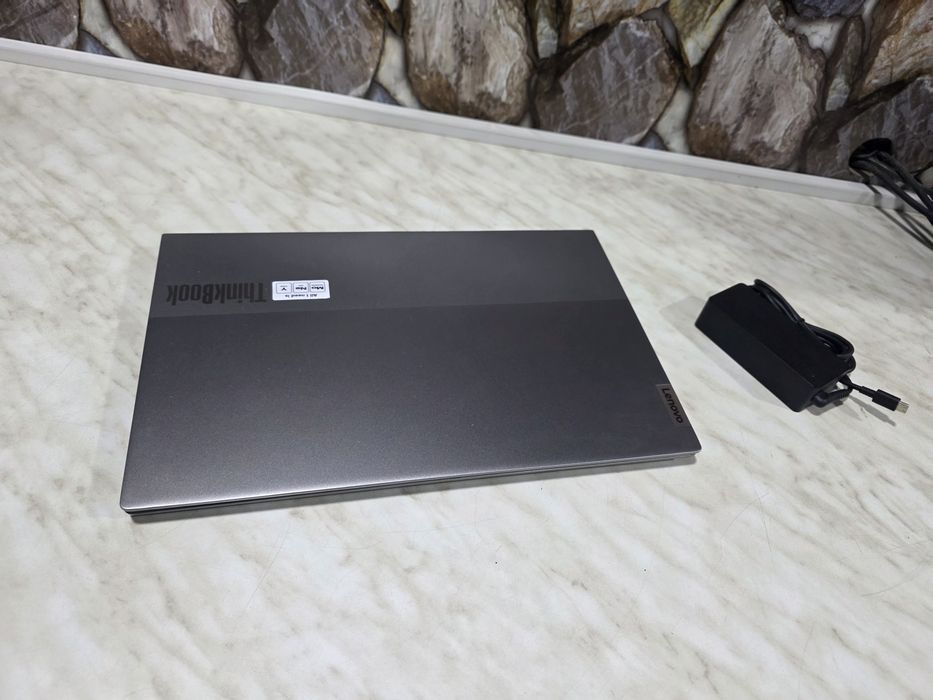 Современный ноутбук Lenovo ThinkBook
