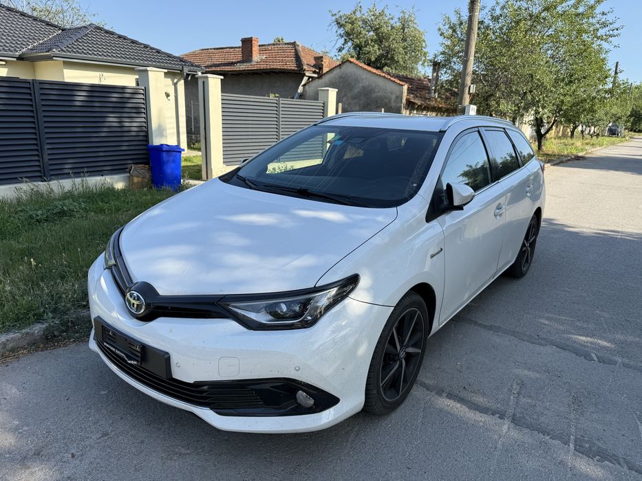 Toyota Auris Hybrid 1.8 (73 kW) 2018 г. – на части