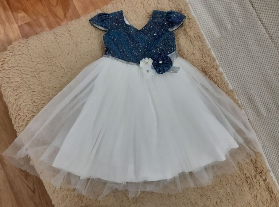 Платье на девочку