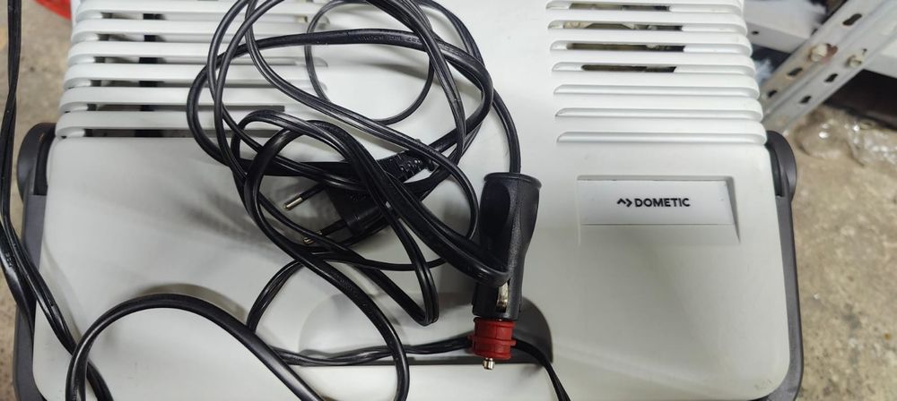 Ladă frigorifică termoelectrica 12V/220V ,ca nouă