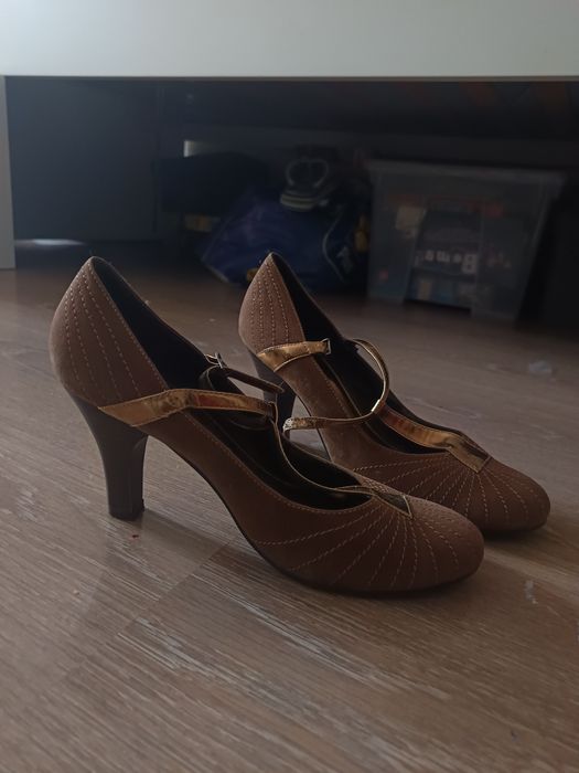 Pantofi eleganți maro femeie