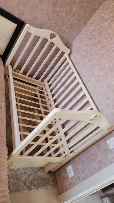 Продам детскую кроватку