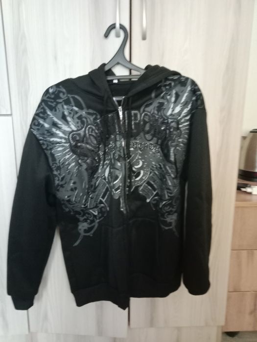 продам стильные футболки