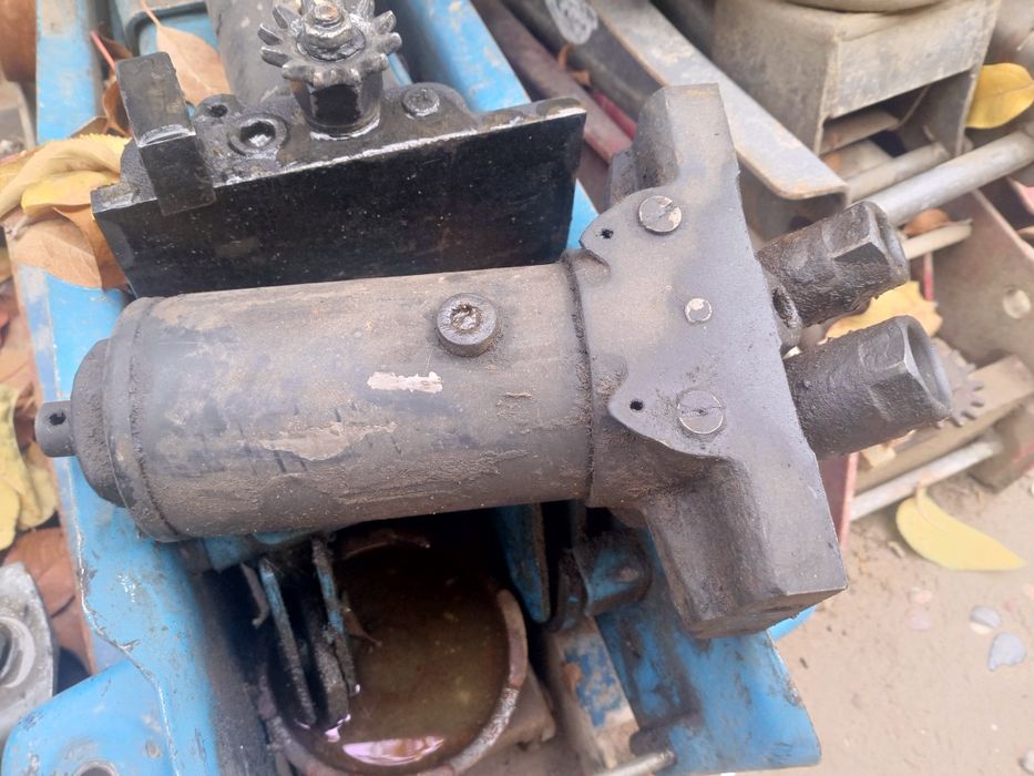 дамкрат ва разбартовкалага эхтиёт қисмлари  бор ундан ташқари ремонт