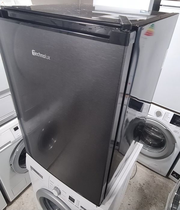 Чисто Нов хладилник с камера TECHNOLUX 84см тъмен инокс