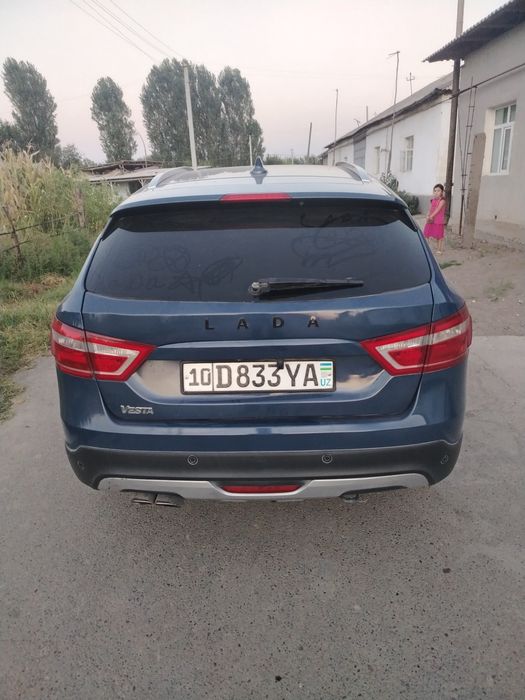 Lada Vesta cross