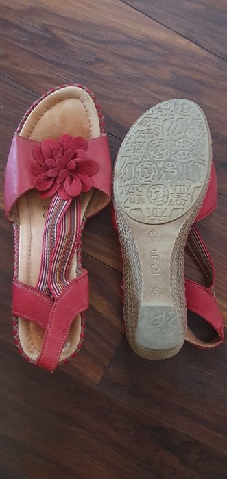 Дамски сандали" Remonte"40номер