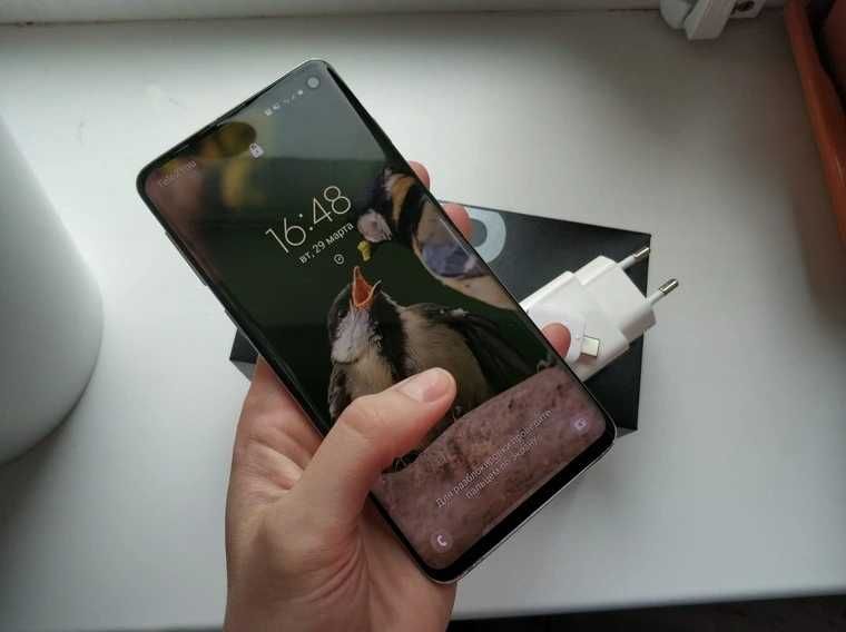 Samsung Galaxy S10 Plus Состояние идеал.