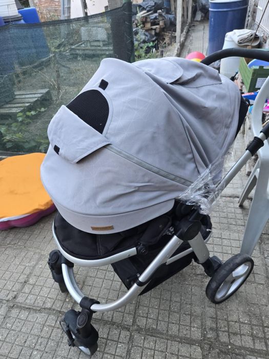 Бебешка количка с кошче за кола за новородено