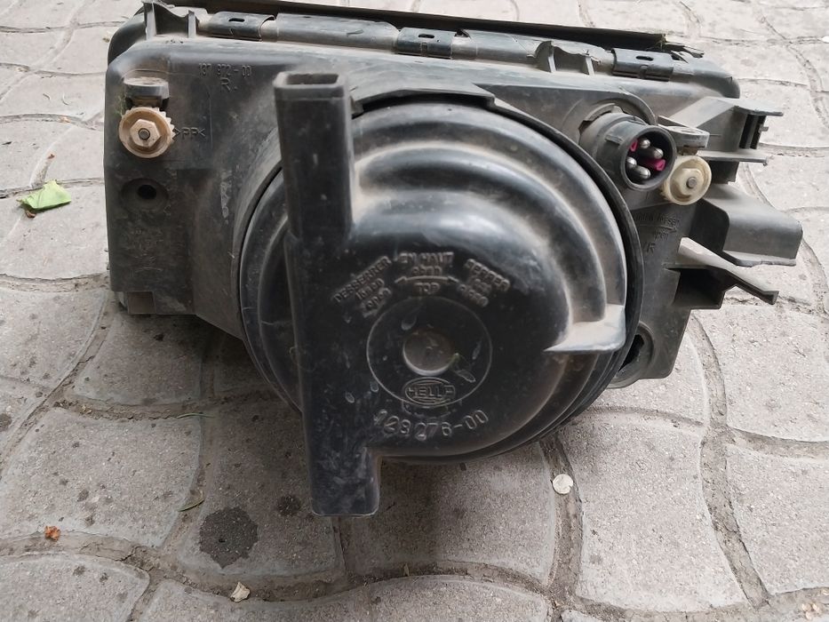 Фара правая на Audi 100