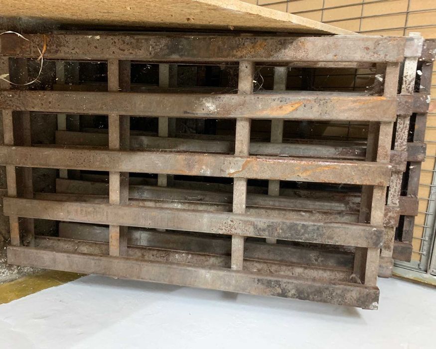 Поддоны металлические