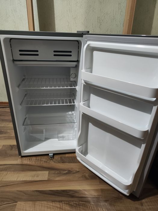 Холодильник Бирюса М90