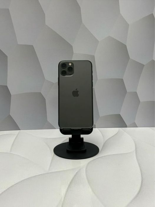 Iphon 11 pro 64 GB 79 yomks