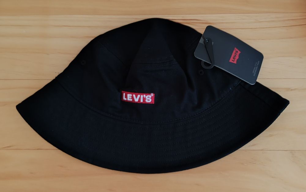 Nike Apex Levi's bucket cap Timberland Adidas