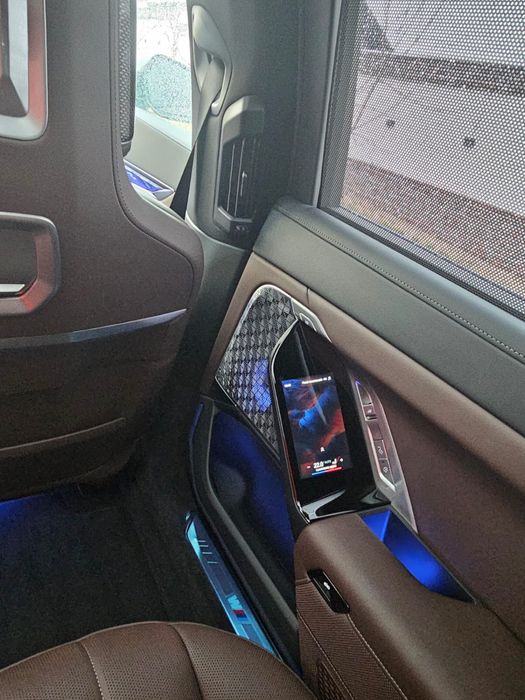 BMW 740d / 2025 / mild hybrid