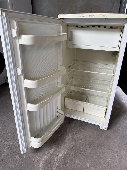 Продаю холодилник рабочий хорошо мотор завотиской