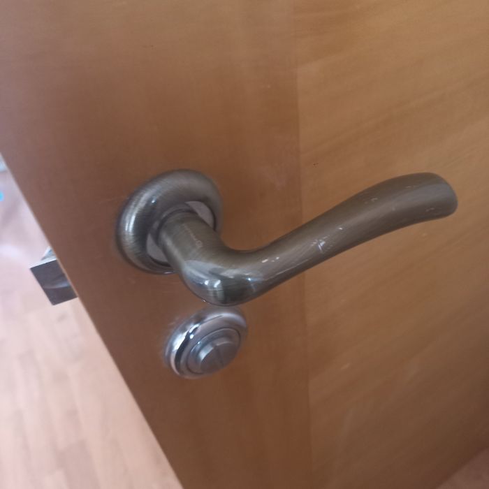 Дверь межкомантная