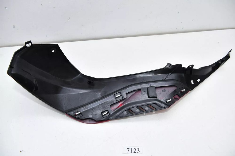 BMW S1000R K63 2021- Carena rezervor de combustibil dreapta