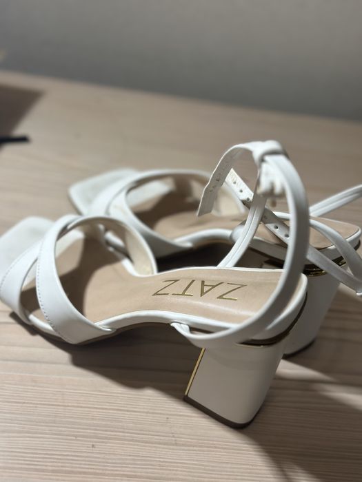 Каблуки с открытым носиком