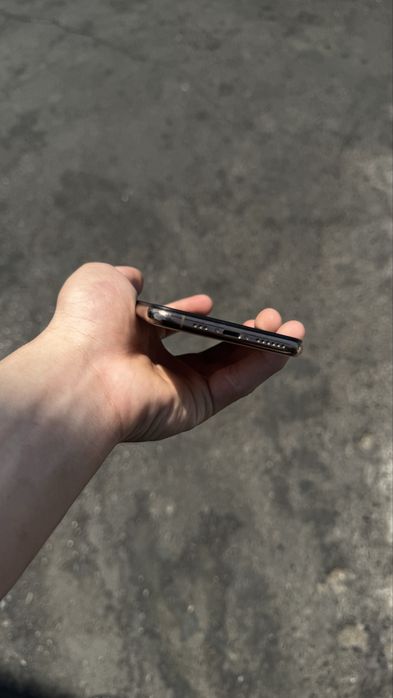 iPhone xs gold 64gb